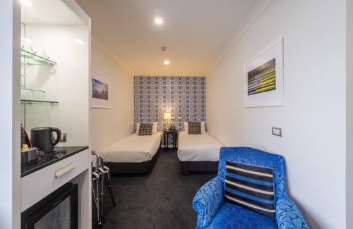 Kawaha Point Cabin | Black Swan Lakeside Boutique Hotel