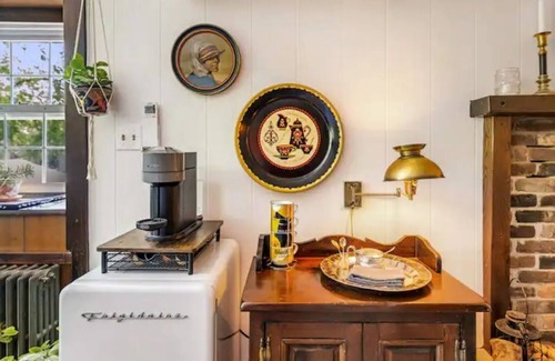 Mount Marion House | Black Walnut Farm: 1700s Farmhouse on 34 acres, Antique Lover's Dream