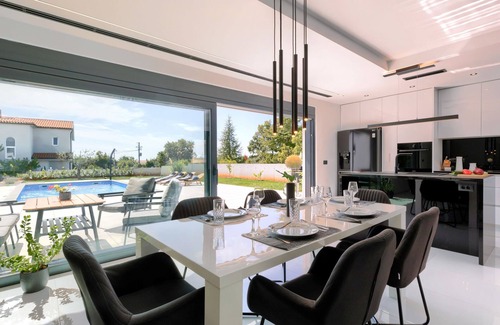 Orbanici House | Black&White by Interhome