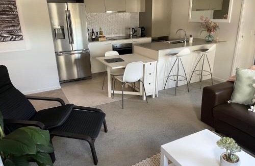Greenway Apartment | Blackdiamond 504 - Beautiful, modern apartment - 2BdR, 2BthR