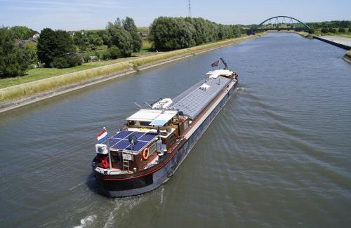 Terneuzen Bed & Breakfast | BlackPearl Boat&Breakfast
