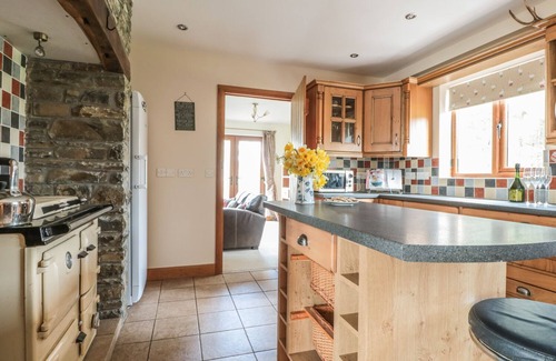 Builth Wells Cottage | BLAEN HENLLAN, pet friendly, with open fire in Builth Wells