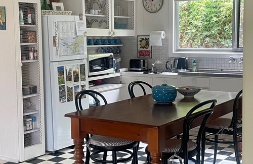 Blairgowrie House | Blairgowrie cottage by the sea, private and tranquil.