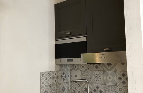 Old Town Apartment | BLANQUI-LOFT Large 1 room apartment in quiet area of Tours