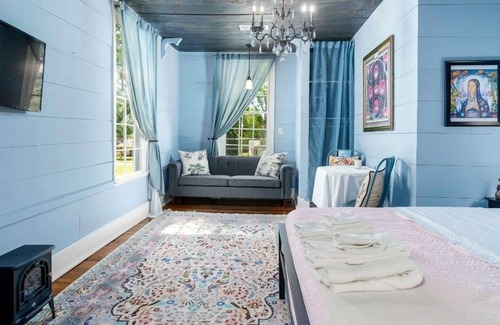 Monticello Bed & Breakfast | Blaque Butterfly at Reese Hall