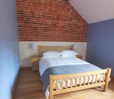 New Forest District House | Blashford Manor Farmhouse Holiday Cottage - The Shire Cottage