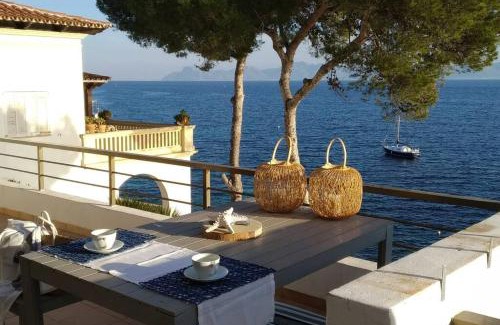 Alcanada Apartment | blau cel