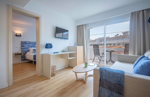 Cala Anguila-Cala Mendia Hotel | Blau Punta Reina