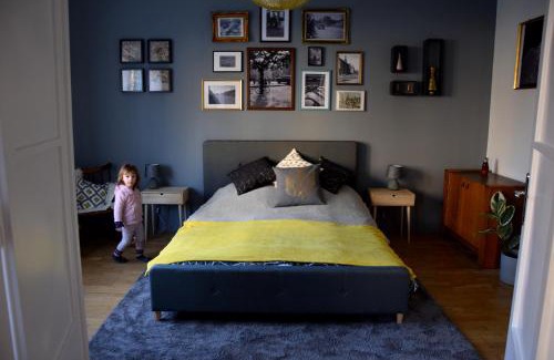 Ujlak Apartment | Bleak House - Bauhaus home in greener Budapest