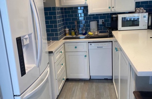 Hermosa Beach House | Bleu's Beach House - 1 BR Ocean Front