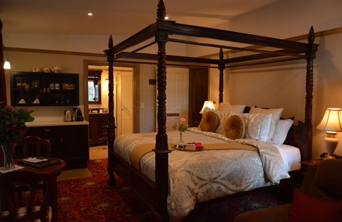 Diddillibah Bed & Breakfast | Bli Bli House Riverside Retreat