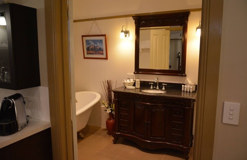 Diddillibah Bed & Breakfast | Bli Bli House Riverside Retreat