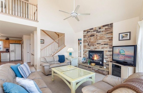 Captain's Cove House | Bliss by the Bay - Canal Front with fabulous Amenities!