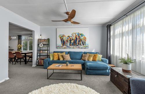Blenheim House | Bliss on Barratt - Blenheim Holiday Home