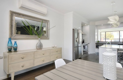 Broadbeach Waters House | Bliss On Pearl Key