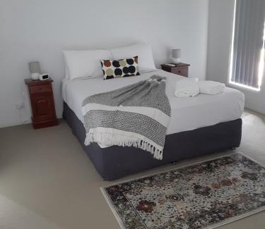 Morayfield House | BLK Stays Guest House Deluxe Units Morayfield