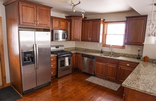 Stillwater House | Blocks to Downtown. Charming 3 Bed, Entire House