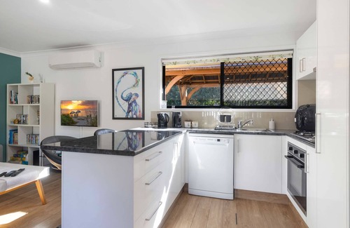Beerwah House | Bloomfield Villa! - Breakfast Deal