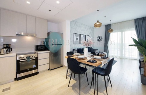 Al Raha Beach Apartment | Bloomfields 1BR Canal View in Waters Edge Yas
