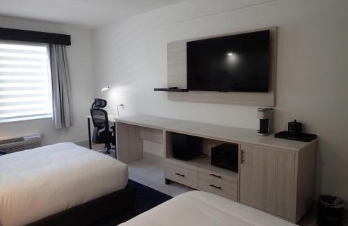 West Springfield Hotel | Blue - A Modern Hotel, Ascend Hotel Collection