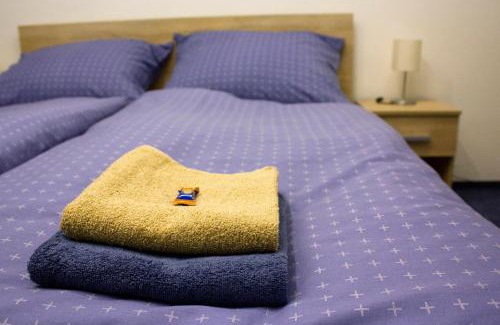 Prague 4 Apartment | Blue apartment in beautiful English style garden with atmosphere