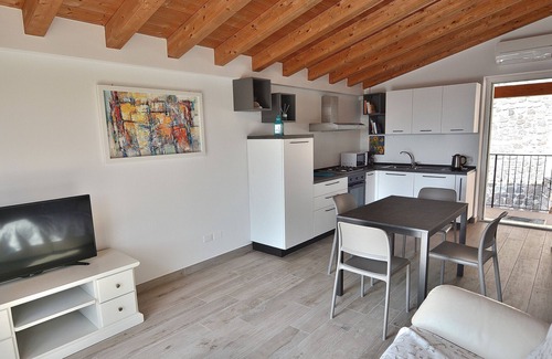 Marciaga Apartment | Blue Apartment in Marciaga di Costermano