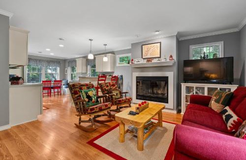 Fish Creek House | Blue Bear Cottage at Simple Life Rentals
