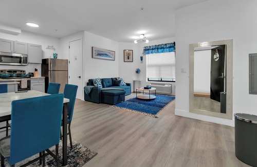 Elizabeth Apartment | Blue Bliss 2BR 2BTH with Indoor Pool, FREE Parking, Near NYC & EWR Airport