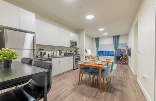 East Orange Apartment | Blue Breakaway with Free Parking & Sleeps 9!✨Book 7 days, Get 20% OFF!✨