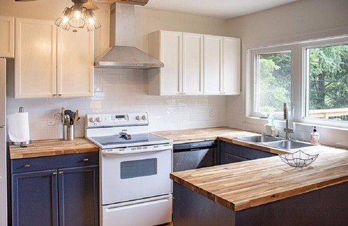Burnt River Cottage | Blue Buck - Newly Renovated Waterfront Cottage with Hot Tub!