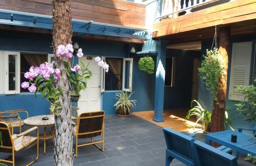 Ban Phan Thom House | Blue Chang House