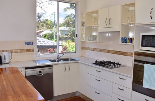 Arakoon House | Blue Diamond Escape - Walk to the beach