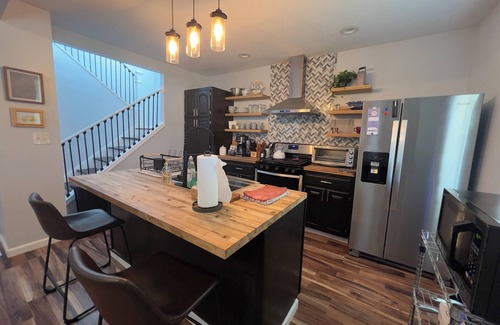 Village of Yorkville House | Blue Door Bungalownn