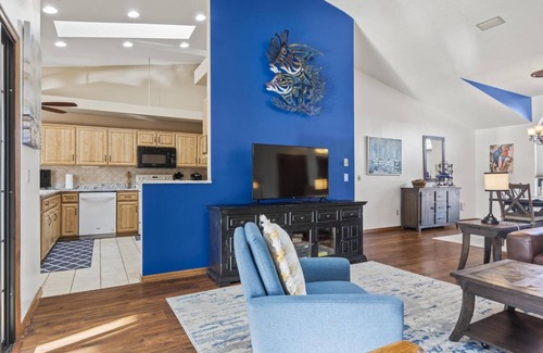 Palm Harbor House | Blue Haven Large Waterfront Pool Home | Boat Dock | Canal | Water Views | Pool Bar | WIFI | Fishing