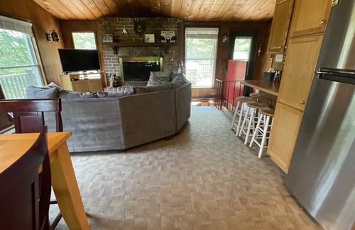 Queen House | Blue Knob Mountain Top Chalet