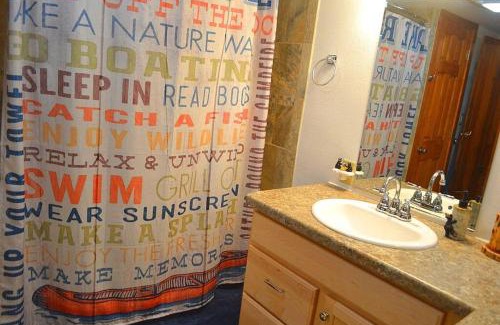 Minocqua House | Blue Lake Cottage - 10 Minutes to Minocqua