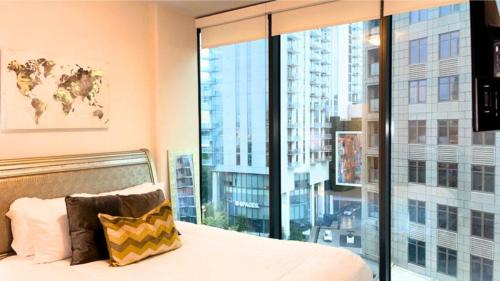 North Buckhead Apartment | Blue Luxe-Highrise, Balcony, Year-round Pool, City View!