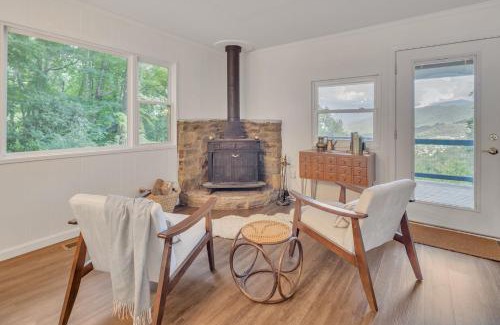 Walker-In-the-Hills House | Blue Ridge Lookout Beautiful Modern Cabin - Nature Hikes and Pets OK cabin
