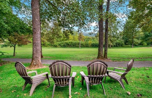 Frank House | Blue Ridge View Pet Friendly, Deck, Grill