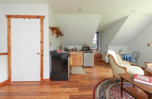 Afton Apartment | Blue Rivers Loft on the Brew Ridge Trail