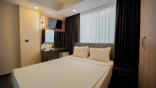 Side Hotel | Blue Serenity Hotel