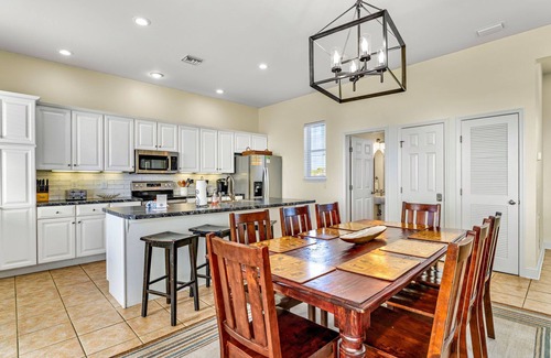 East End House | Blue Skies, Beach View, Private Pool, Dog Friendly