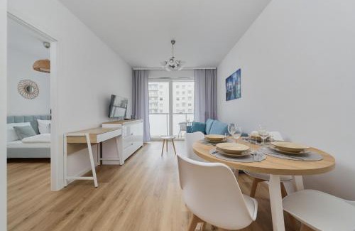 Krzyki Apartment | Blue Sky Apartment with Parking & Balcony by Noclegi Renters