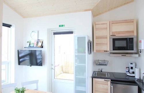Reykholt Cabin | Blue View Cabin 3B with Hot Tub