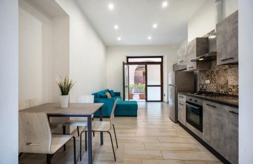 Porto Valtravaglia Apartment | Blue Water Apartment
