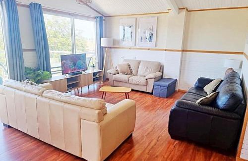 Swansea House | Blue Waters Swansea Accomodation