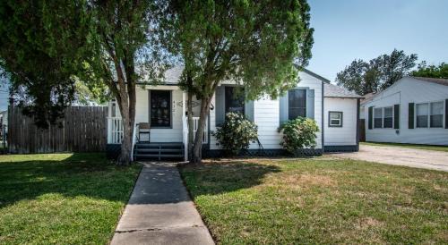 Bay Area House | Blue Wave Cottage