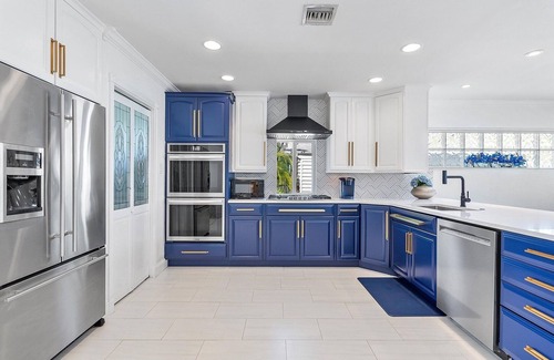 Royal Poinciana House | Blue Wave Retreat At Hollywood Beach 3 Bedroom Home