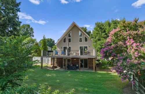 Mayhew House | Blue Wing Bay