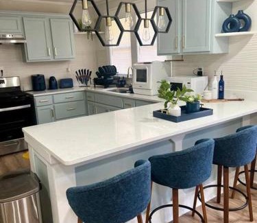 Vollintine-Evergreen House | Bluebell Bliss Midtown Retreat - 4mi to Downtown